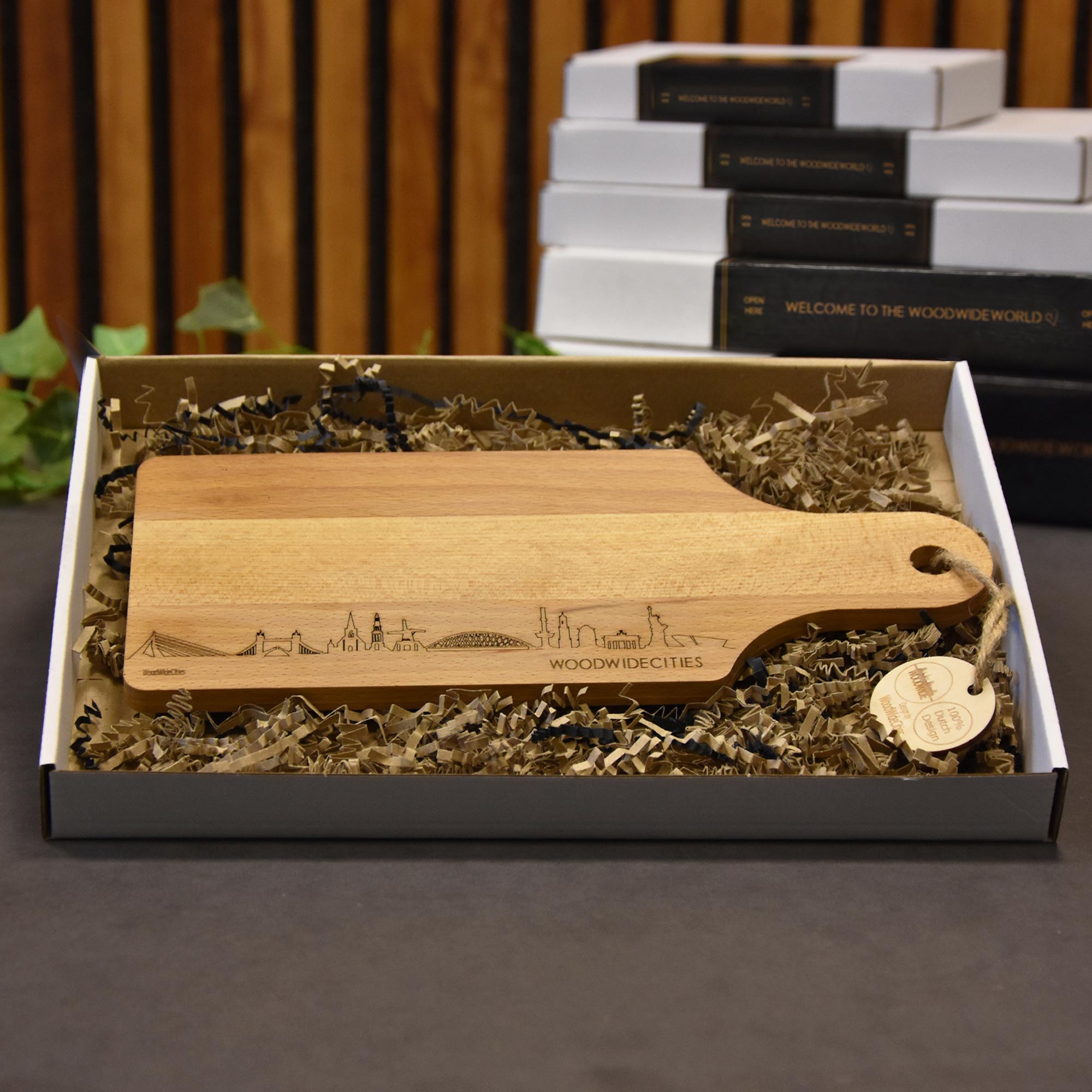 Skyline Borrelplank Aalst houten cadeau decoratie relatiegeschenk van WoodWideCities