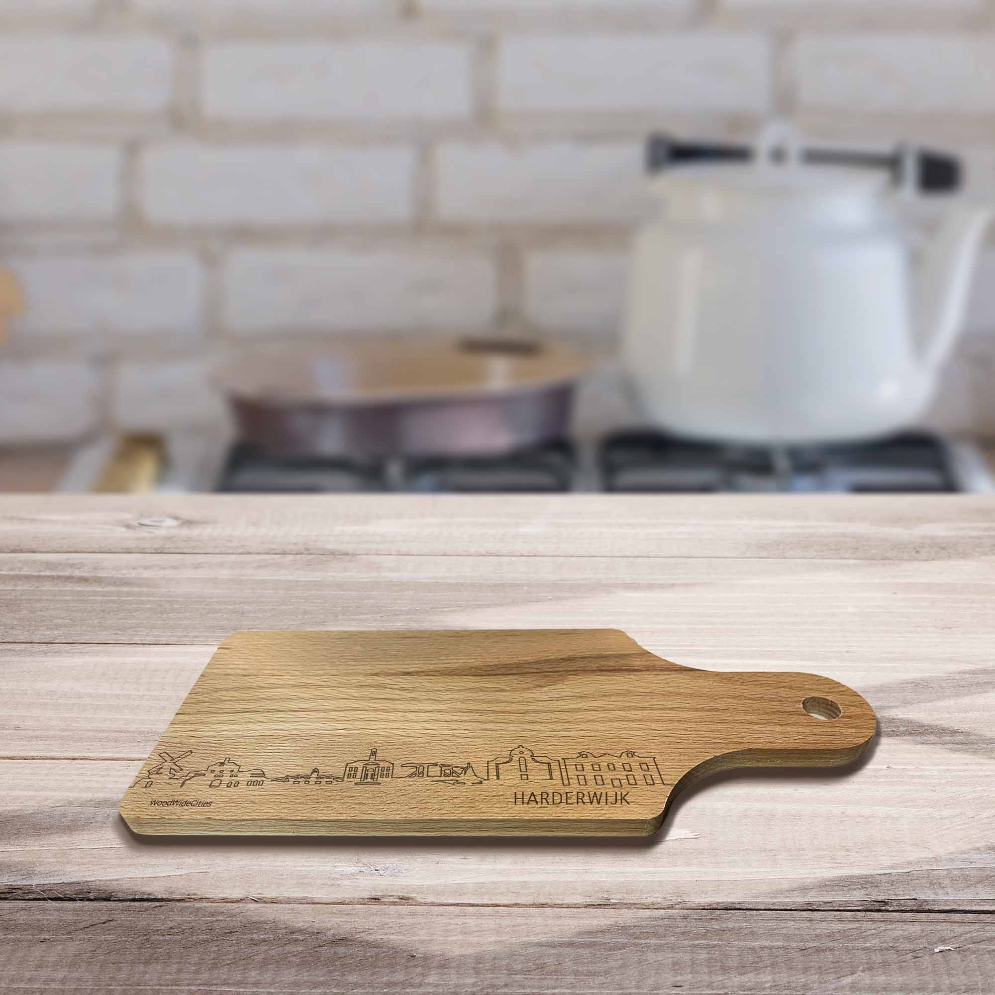 Skyline Borrelplank Harderwijk houten cadeau decoratie relatiegeschenk van WoodWideCities