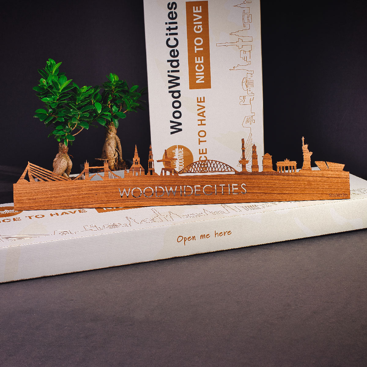 Skyline Brugge Noten houten cadeau decoratie relatiegeschenk van WoodWideCities