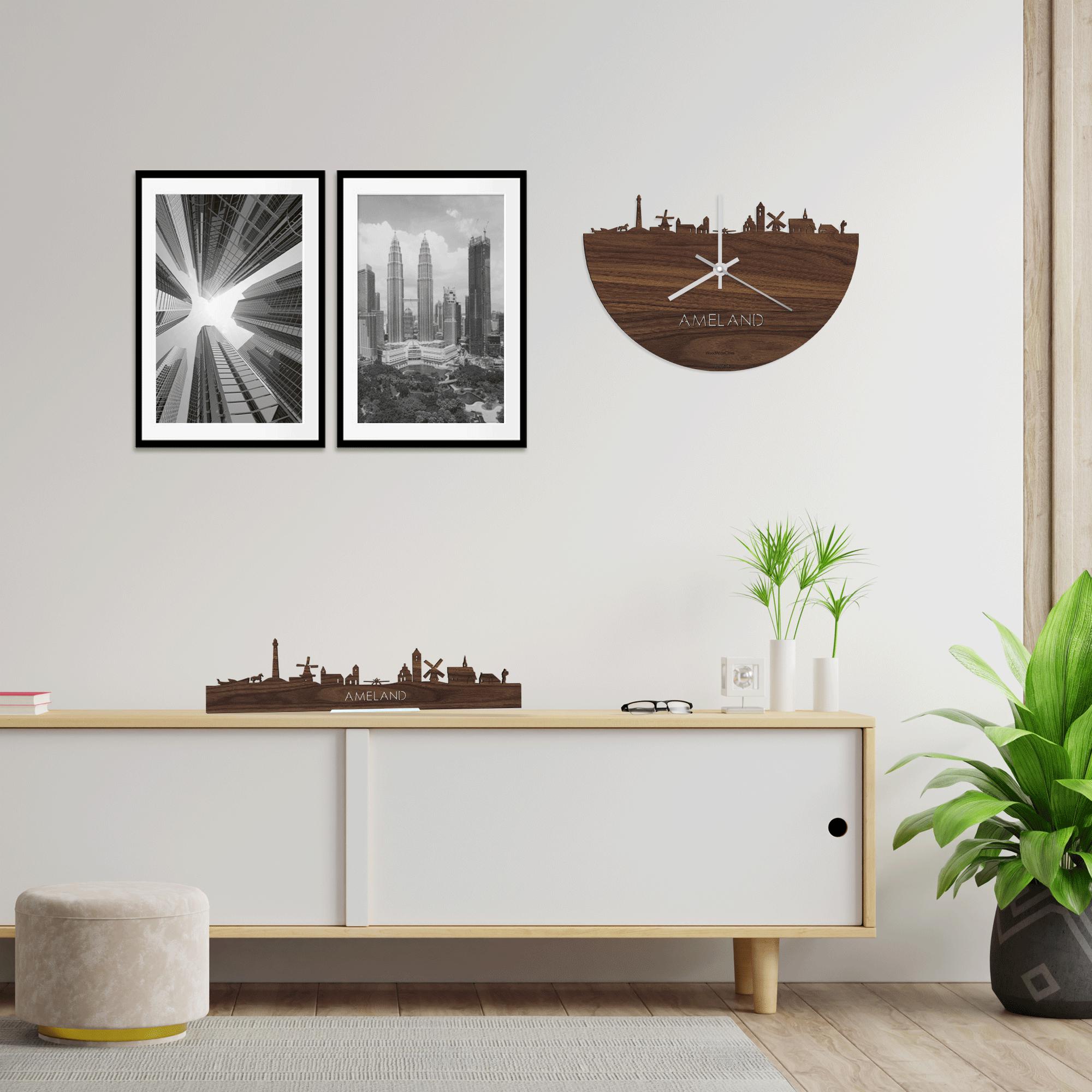 Skyline Klok Ameland Noten houten cadeau wanddecoratie relatiegeschenk van WoodWideCities