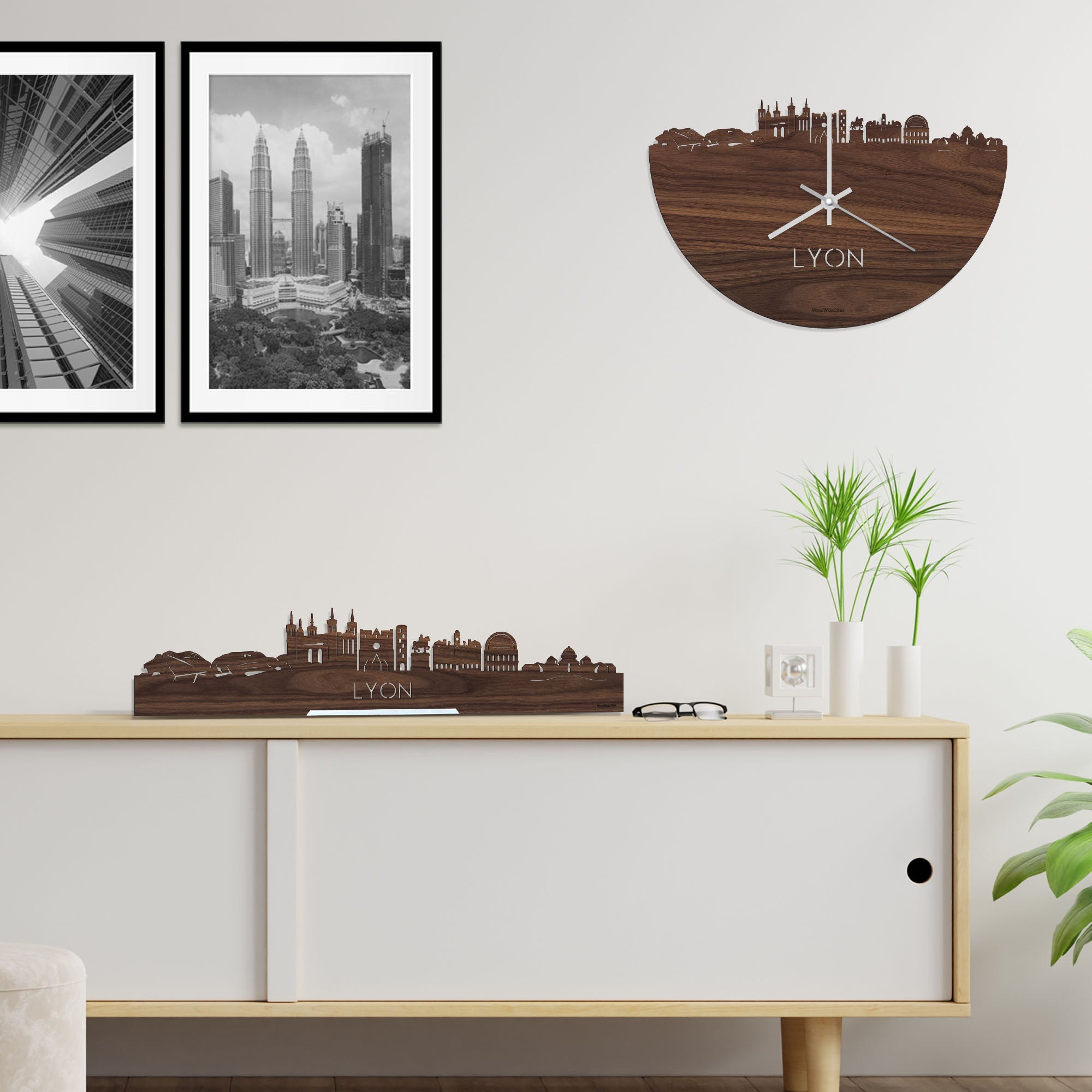 Skyline Klok Lyon Noten houten cadeau decoratie relatiegeschenk van WoodWideCities