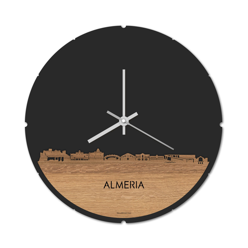 Skyline Klok Almeria Eiken houten cadeau decoratie relatiegeschenk van WoodWideCities