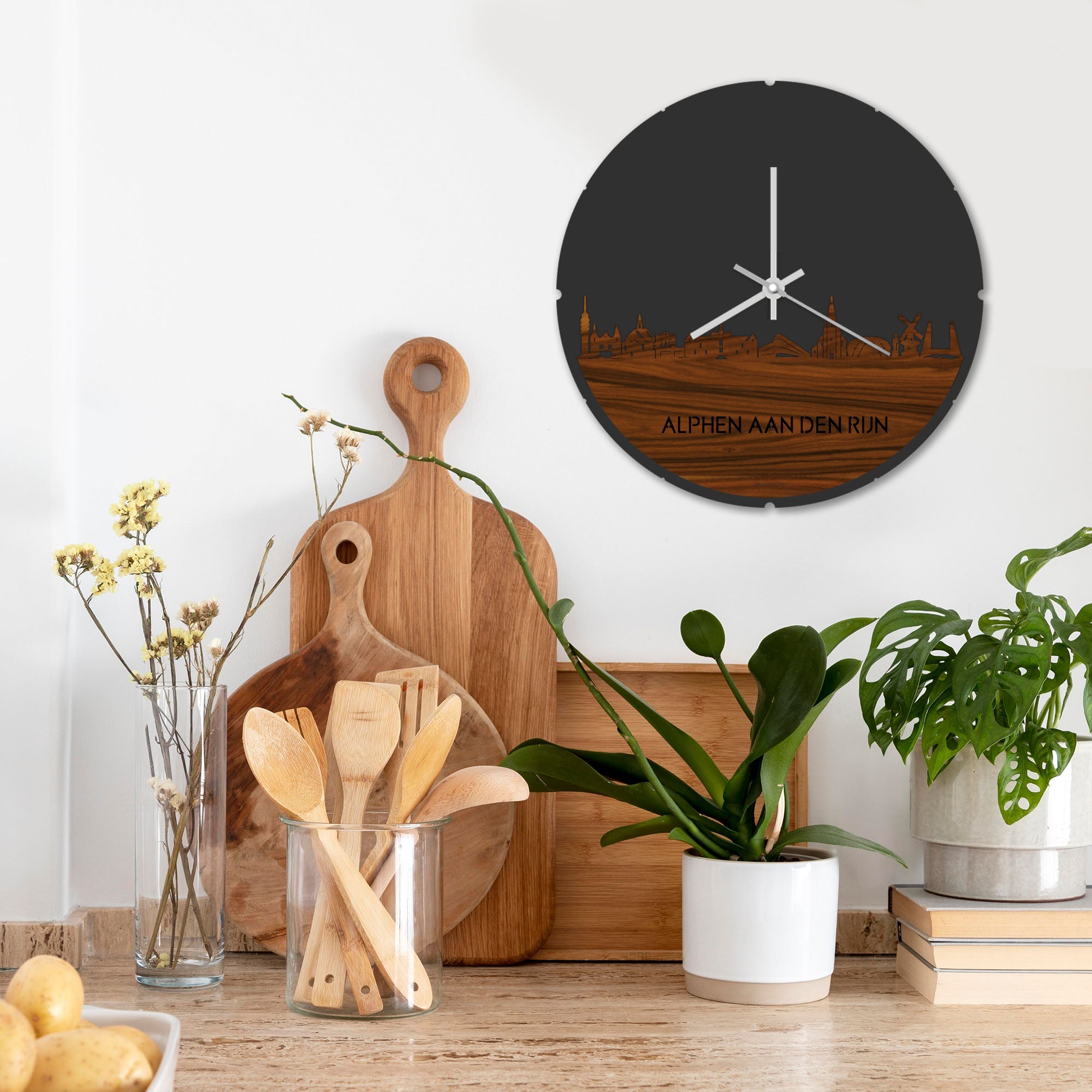 Skyline Klok Rond Alphen aan den Rijn Palissander houten cadeau decoratie relatiegeschenk van WoodWideCities