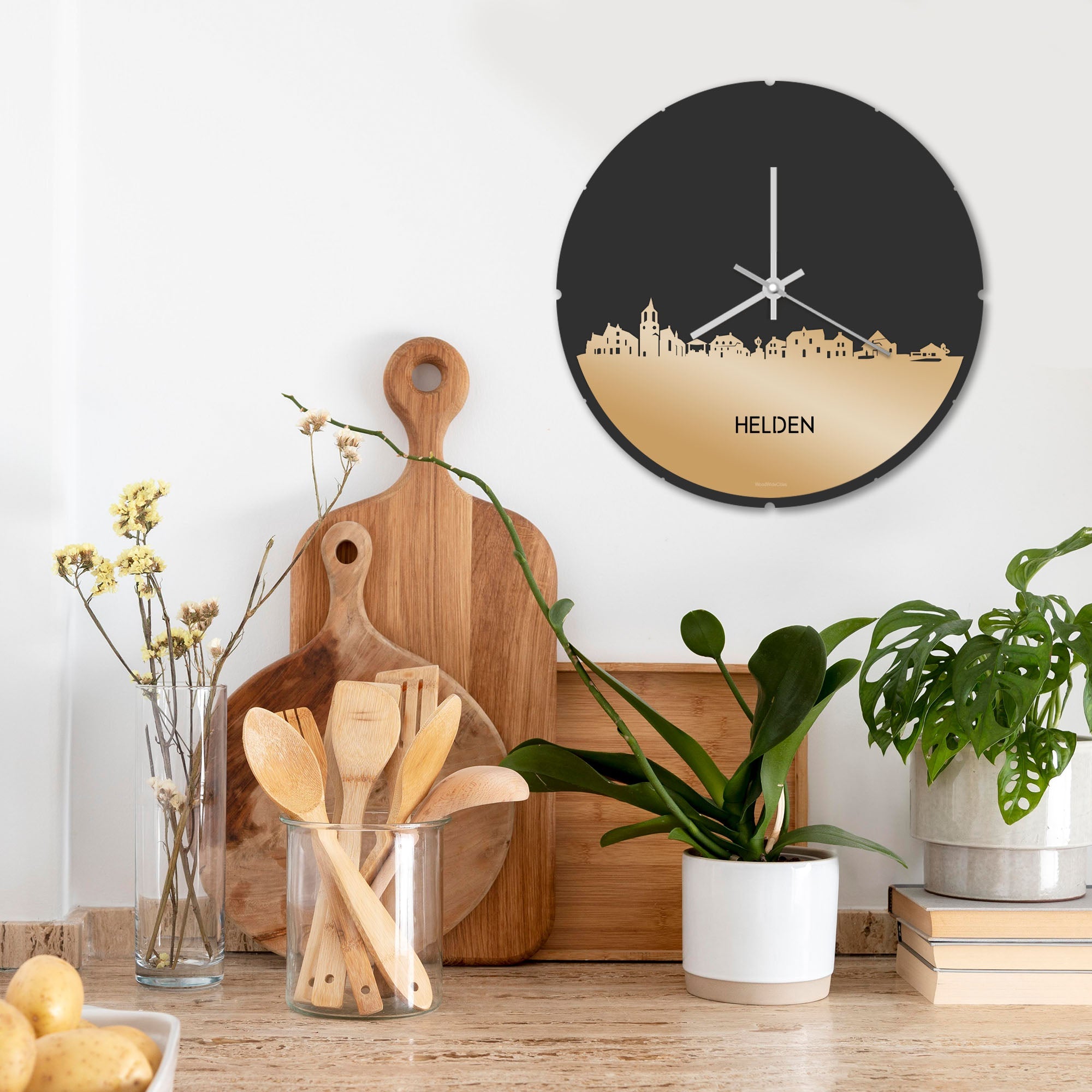 Skyline Klok Rond Helden Metallic Goud gerecycled kunststof cadeau decoratie relatiegeschenk van WoodWideCities