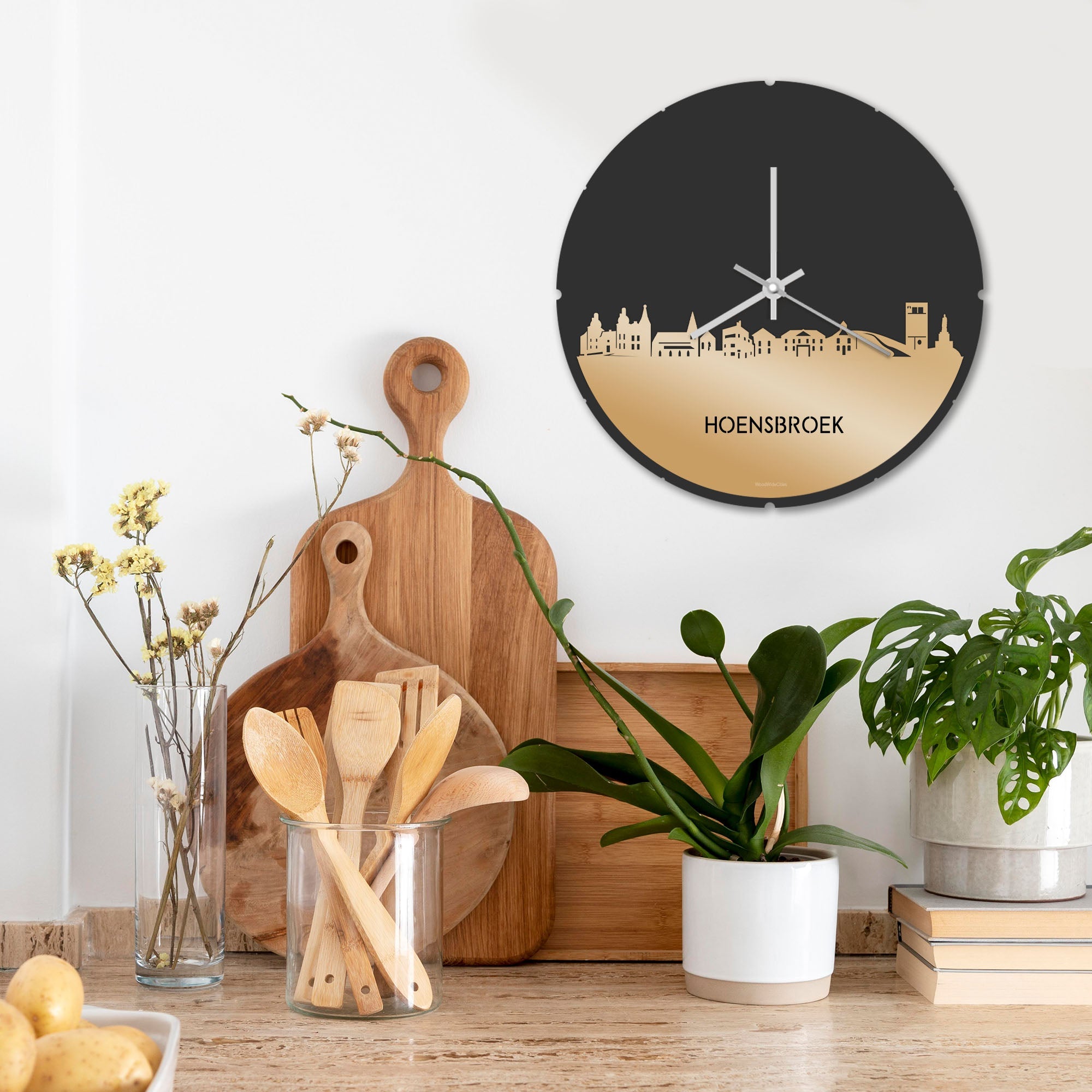 Skyline Klok Rond Hoensbroek Metallic Goud gerecycled kunststof cadeau decoratie relatiegeschenk van WoodWideCities