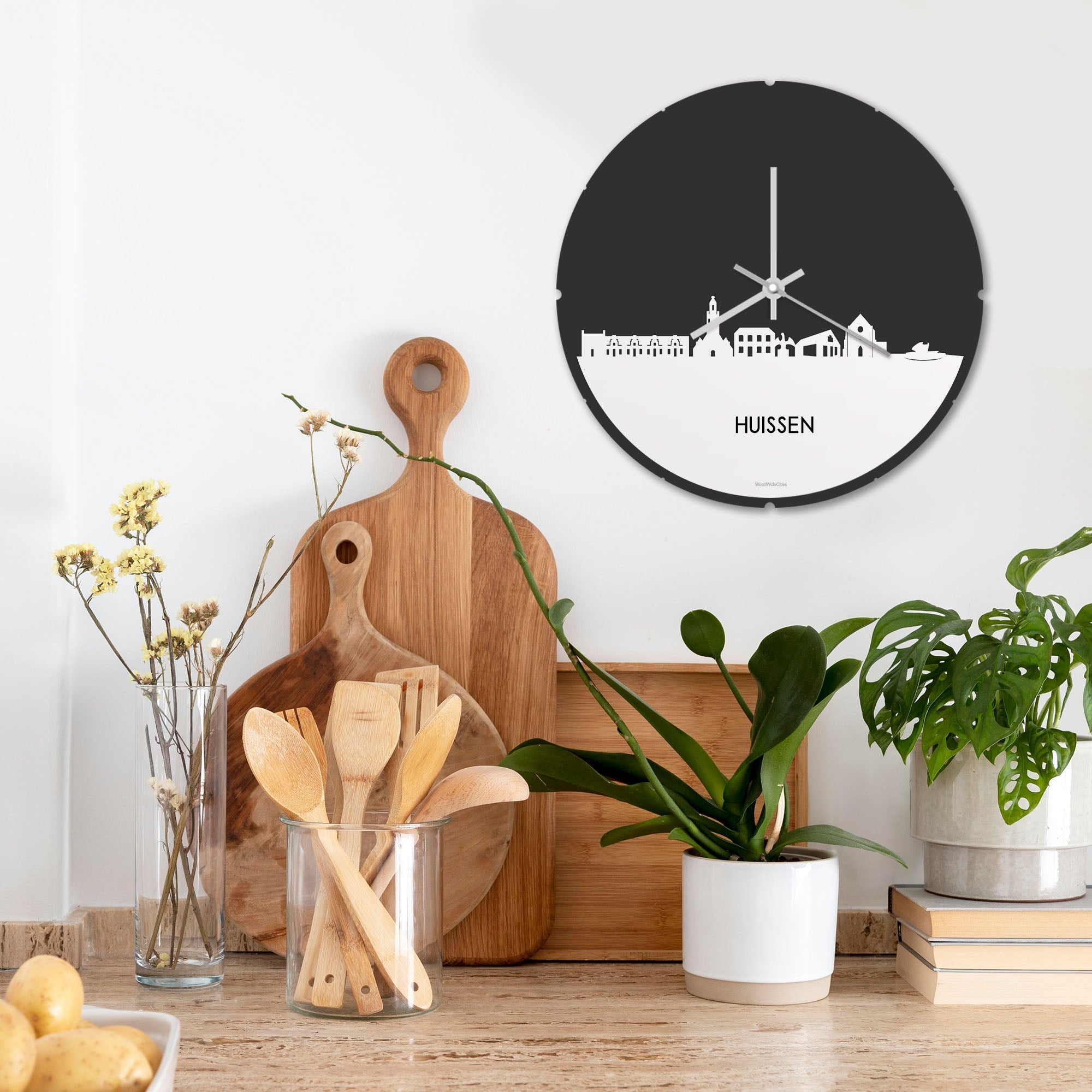 Skyline Klok Rond Huissen Wit glanzend gerecycled kunststof cadeau decoratie relatiegeschenk van WoodWideCities