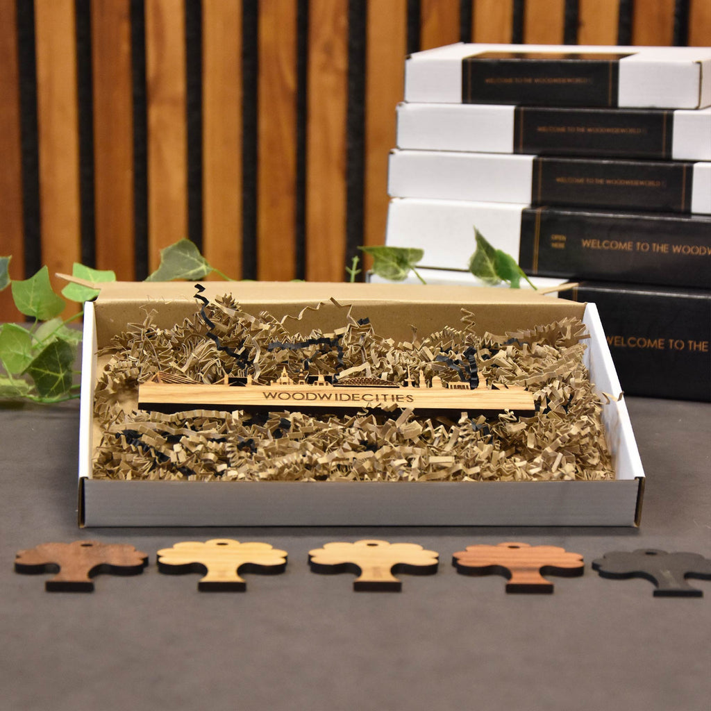 Skyline Magneet Dokkum houten cadeau decoratie relatiegeschenk van WoodWideCities