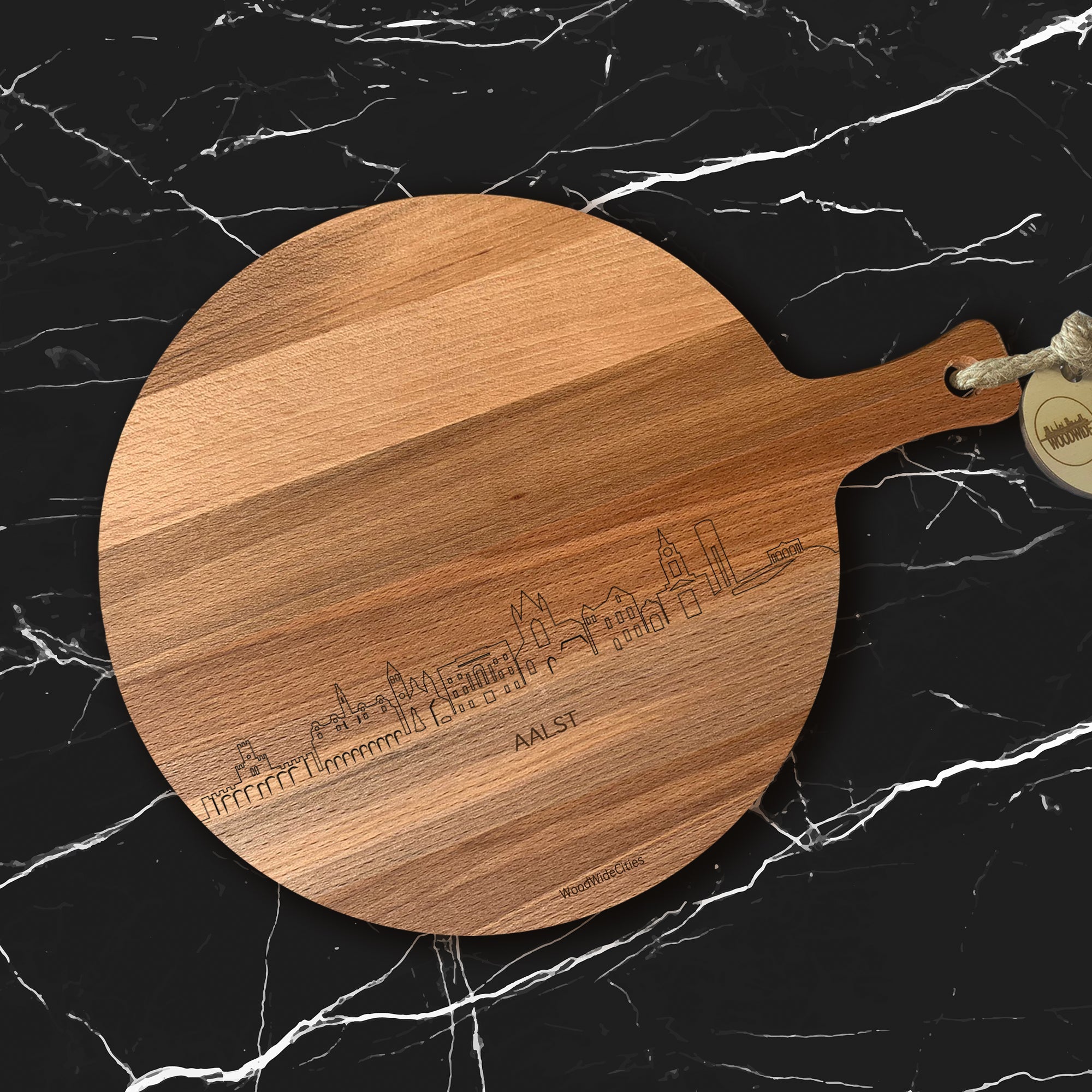 Skyline Serveerplank Rond Aalst houten cadeau decoratie relatiegeschenk van WoodWideCities