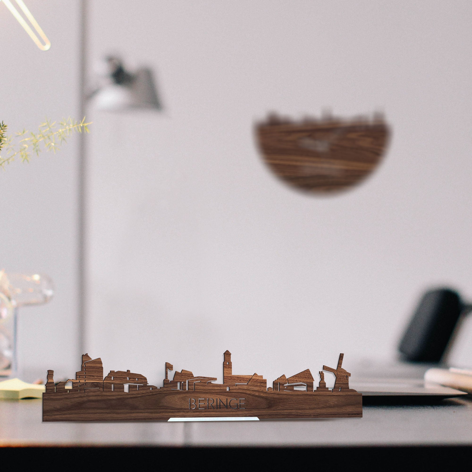 Standing Skyline Beringe Noten houten cadeau decoratie relatiegeschenk van WoodWideCities