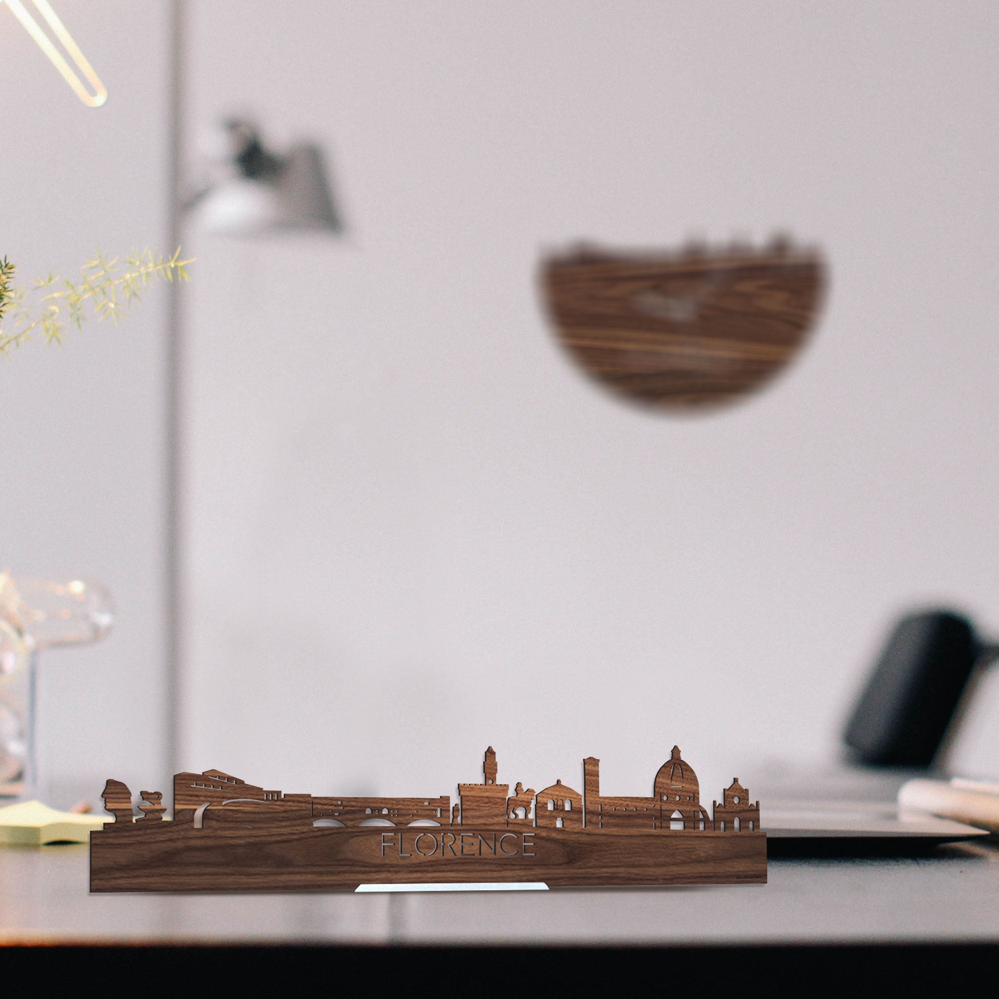 Standing Skyline Florence Noten houten cadeau decoratie relatiegeschenk van WoodWideCities