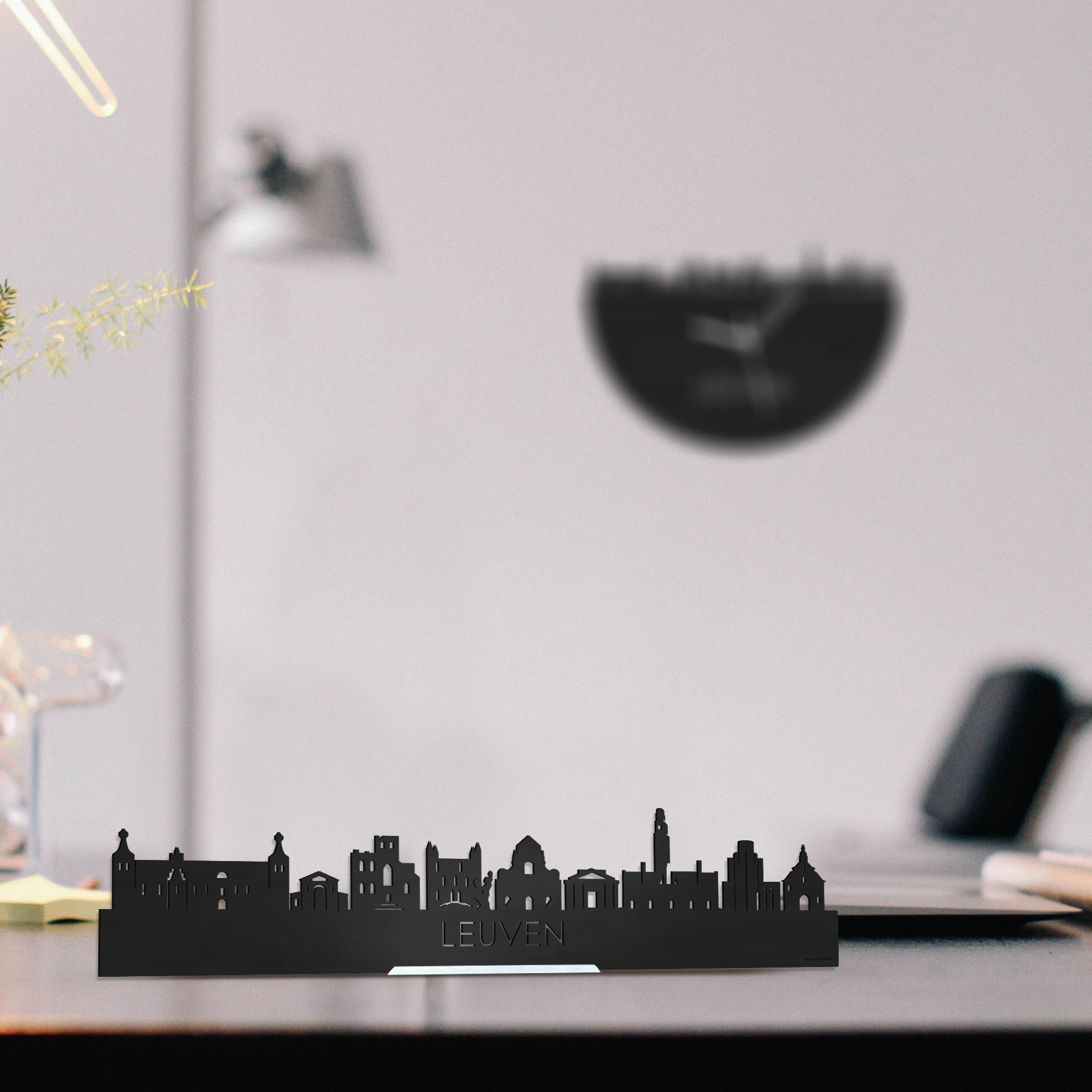 Standing Skyline Leuven Zwart houten cadeau decoratie relatiegeschenk van WoodWideCities