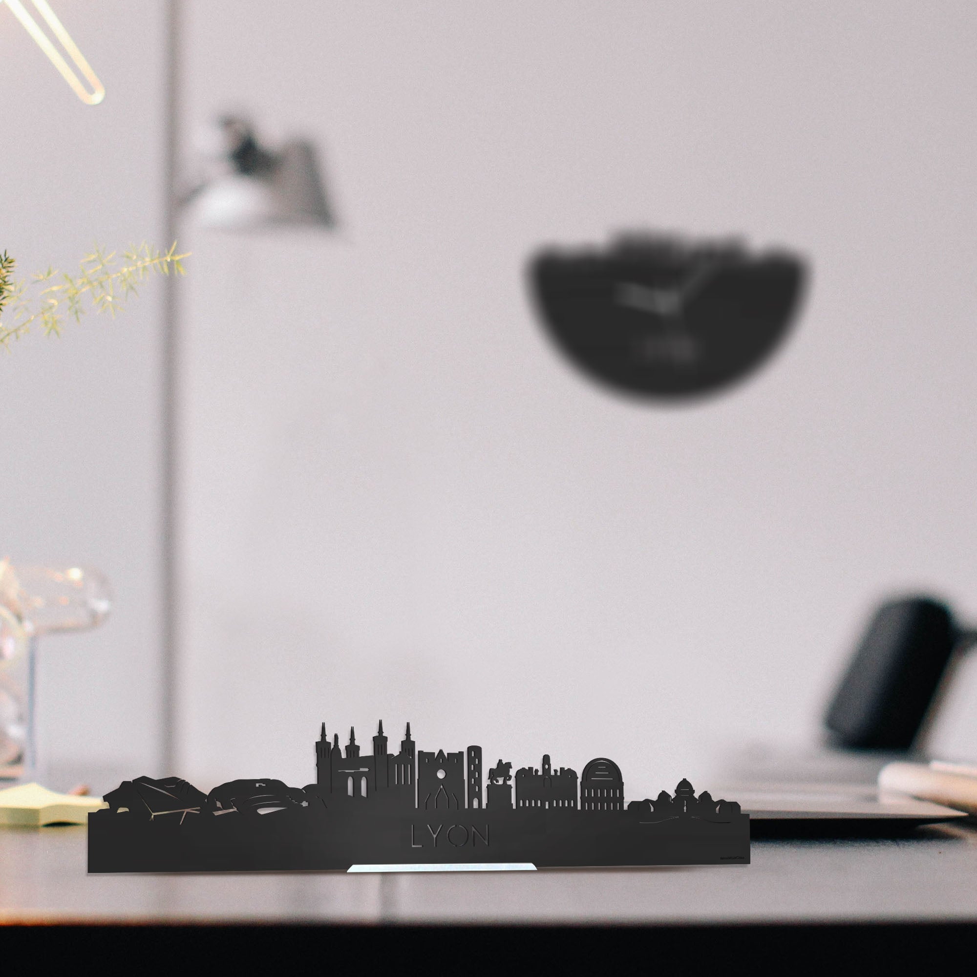 Standing Skyline Lyon Zwart houten cadeau decoratie relatiegeschenk van WoodWideCities