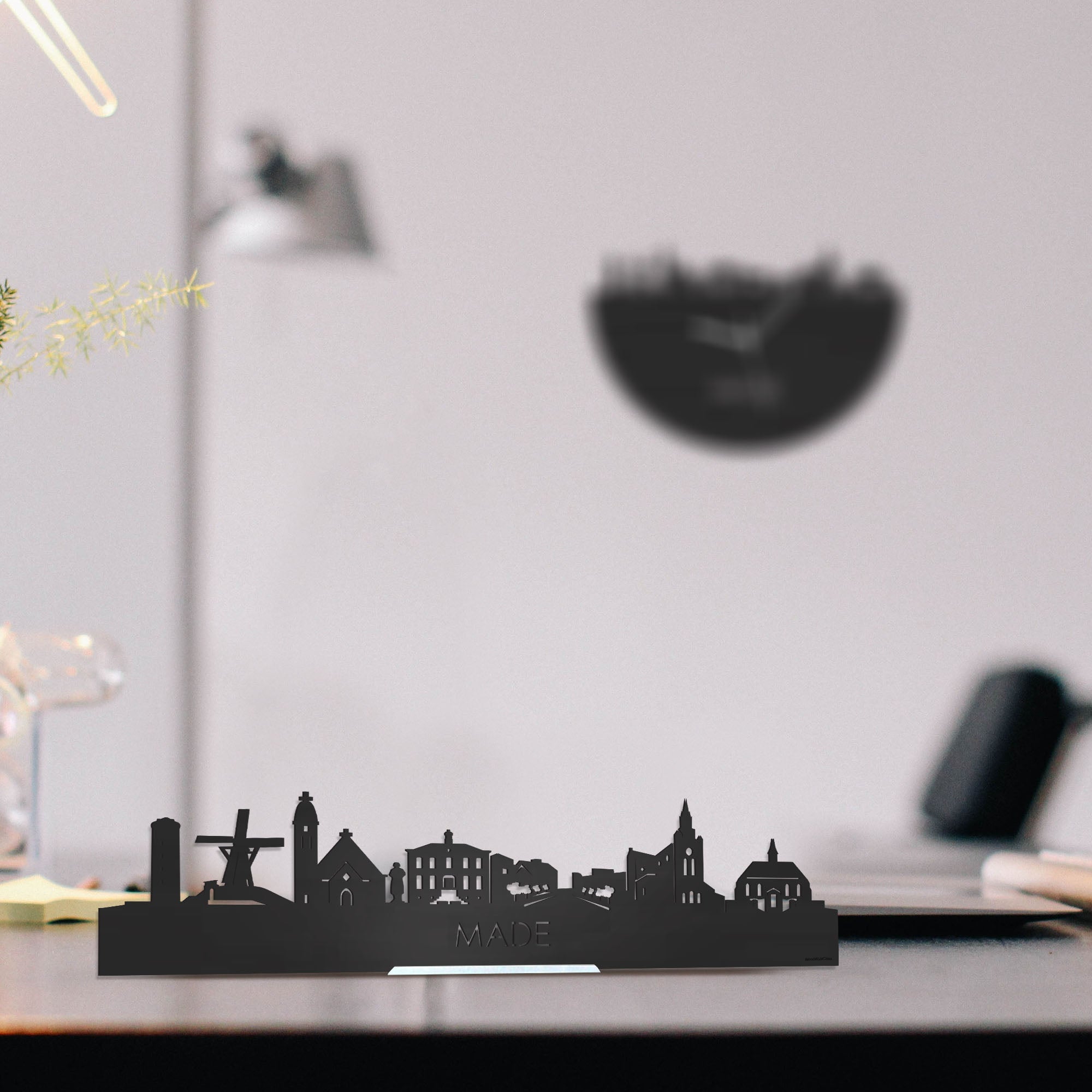 Standing Skyline Made Zwart houten cadeau decoratie relatiegeschenk van WoodWideCities