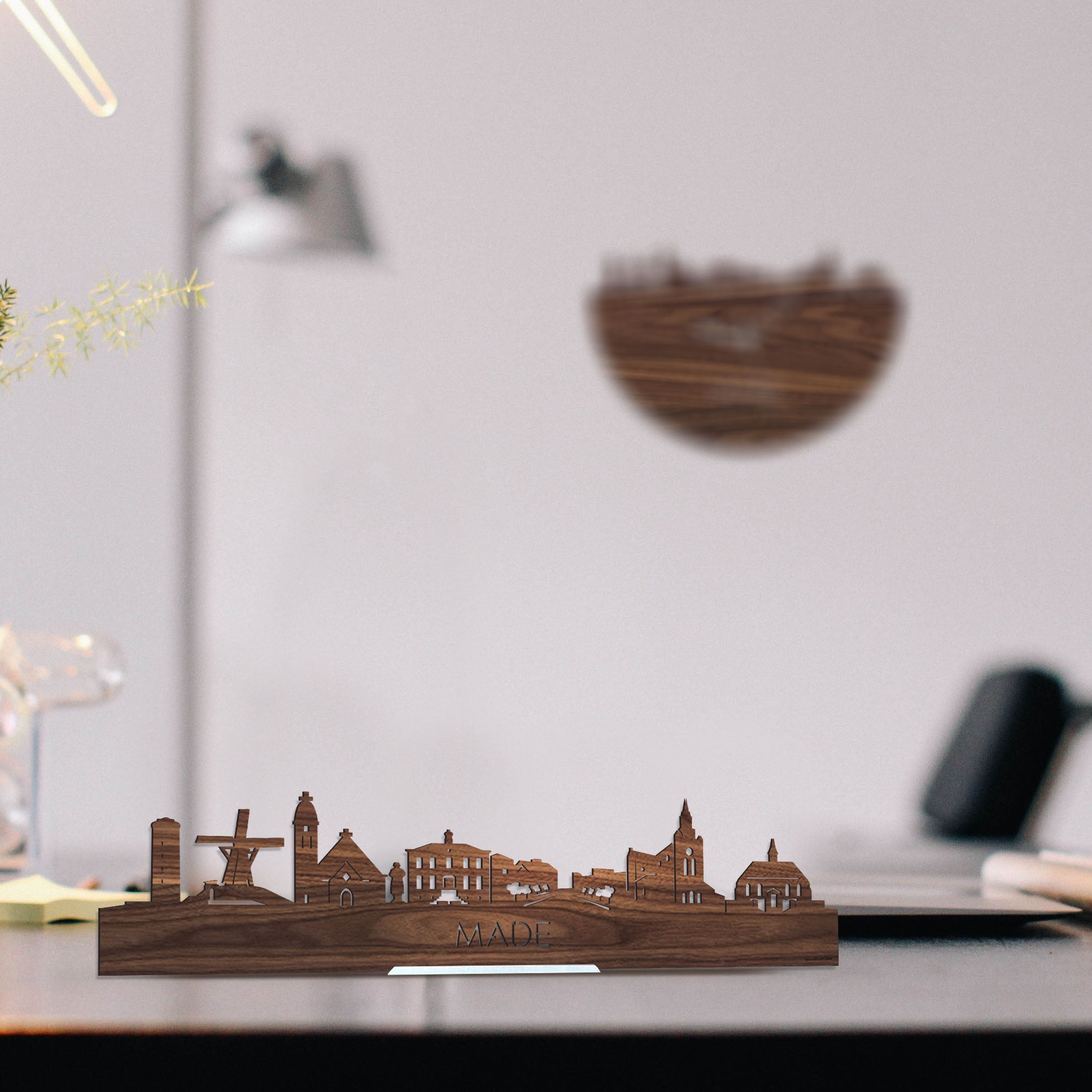 Standing Skyline Made Noten houten cadeau decoratie relatiegeschenk van WoodWideCities