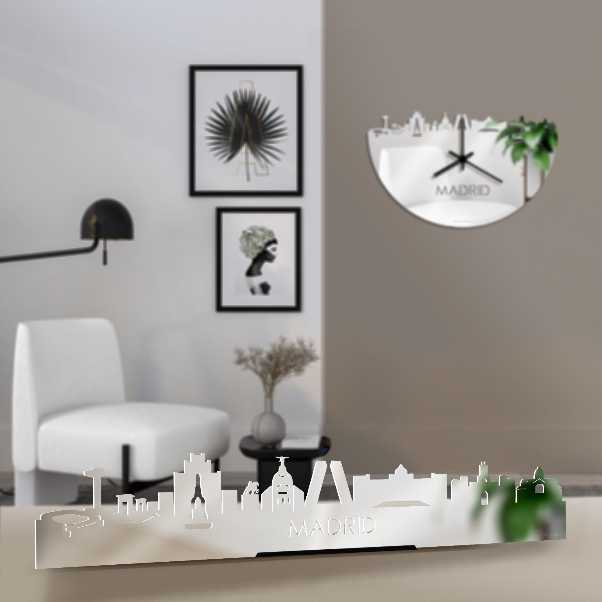 Standing Skyline Madrid Spiegel gerecycled kunststof cadeau decoratie relatiegeschenk van WoodWideCities