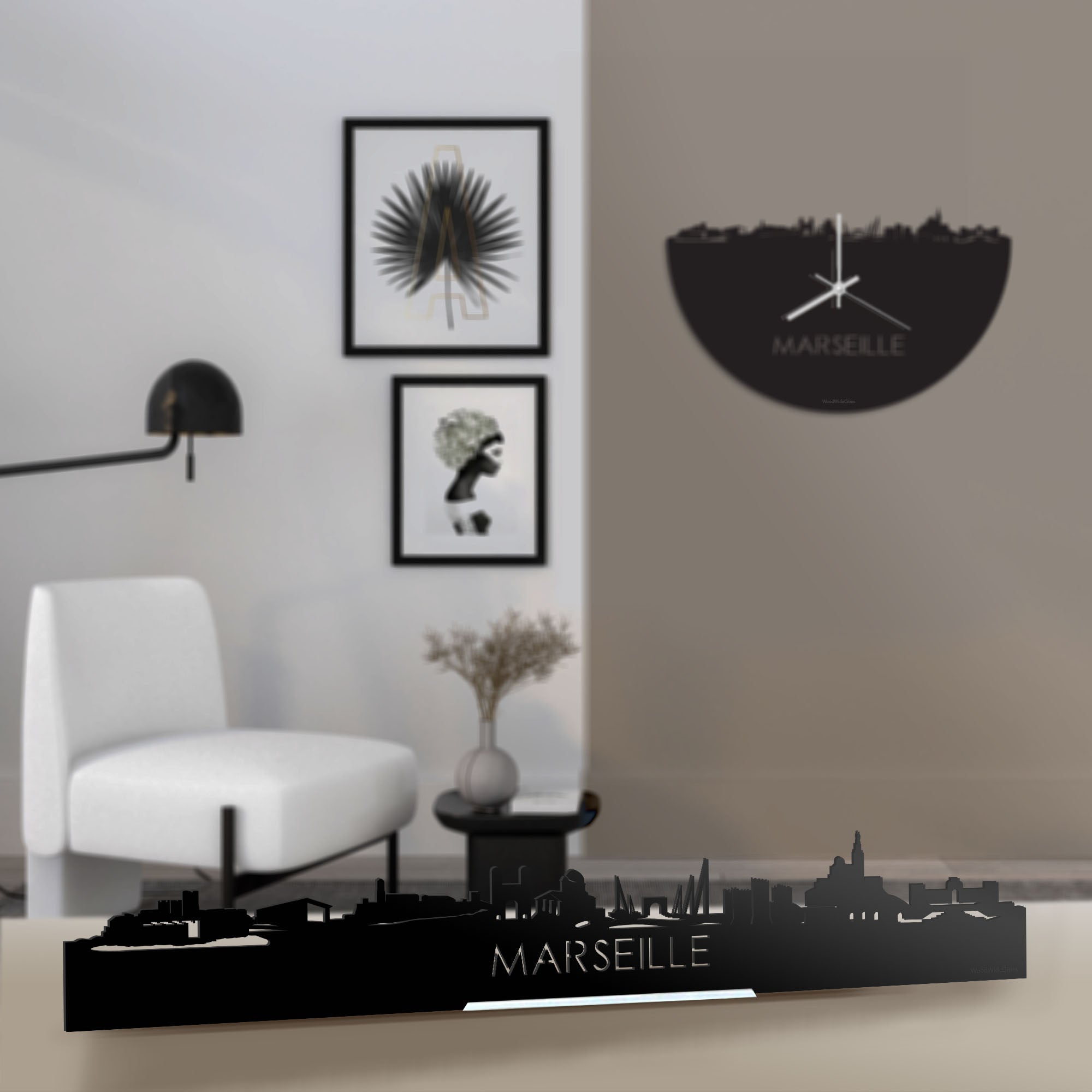 Standing Skyline Marseille Zwart glanzend gerecycled kunststof cadeau decoratie relatiegeschenk van WoodWideCities