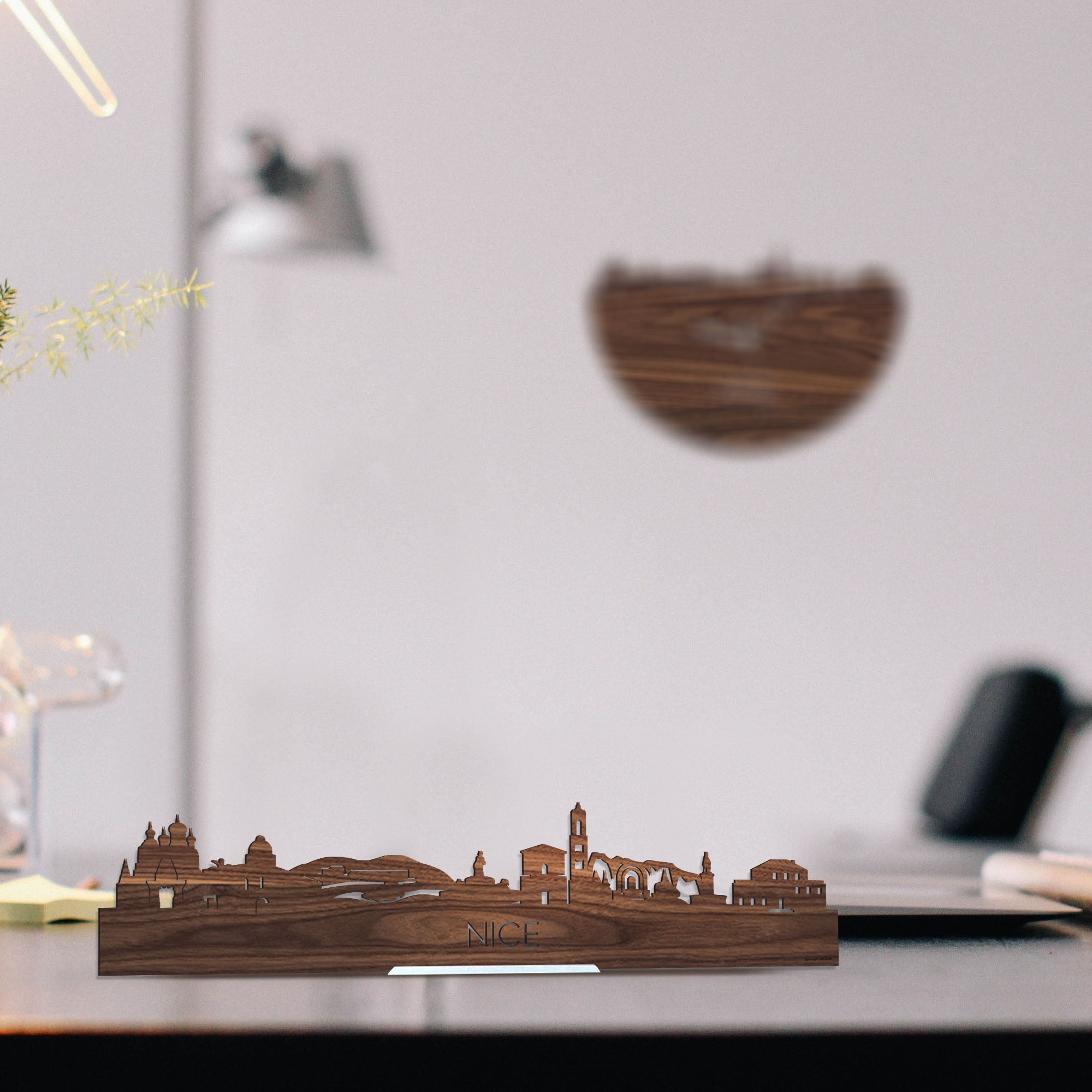 Standing Skyline Nice Noten houten cadeau decoratie relatiegeschenk van WoodWideCities