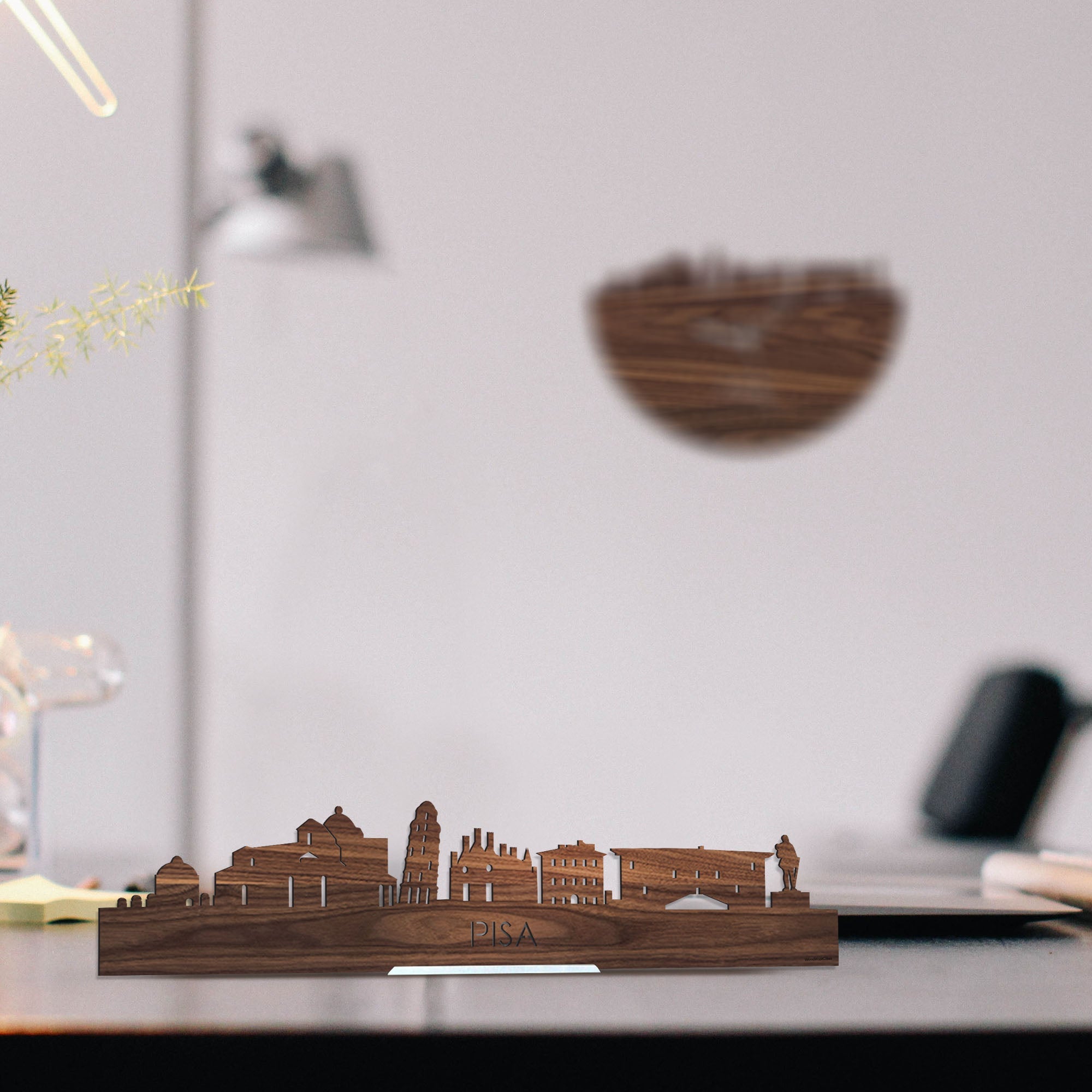 Standing Skyline Pisa Noten houten cadeau decoratie relatiegeschenk van WoodWideCities